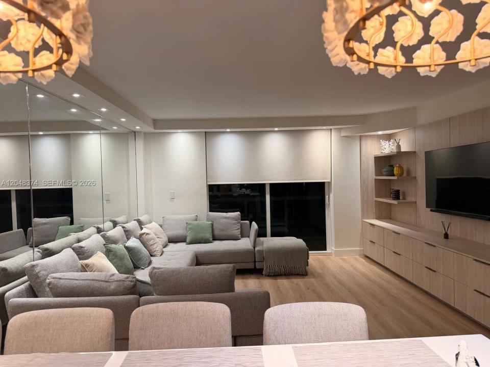 10275 Collins Ave 333, Bal Harbour, Floride 33154, États-Unis