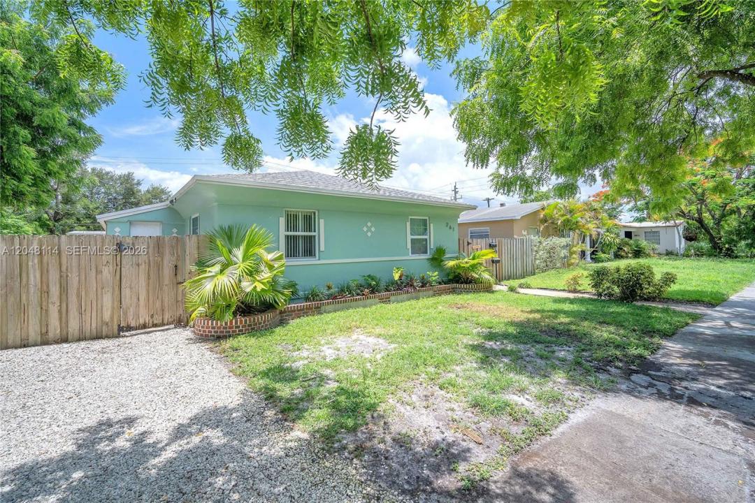 261 SW 15th St 3, Dania Beach, Floryda 33004, USA