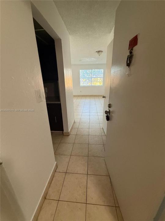 1305 W 53rd St 406, Hialeah, Florida 33012, Stati Uniti