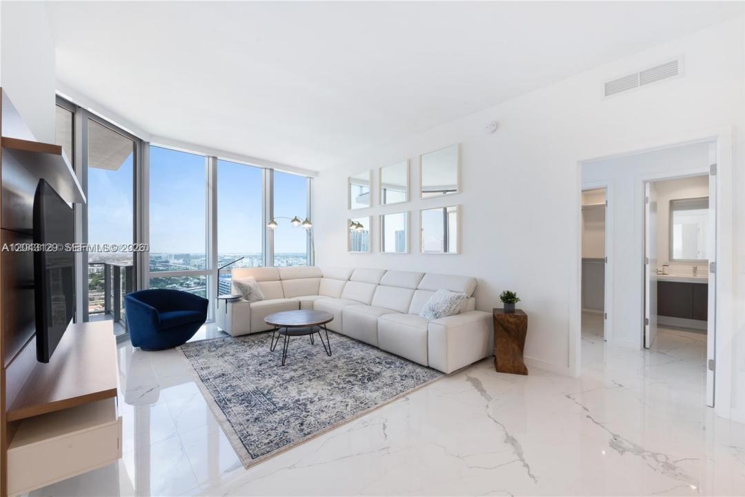 851 NE 1st Ave 3308, Miami, Florida 33132, Stati Uniti