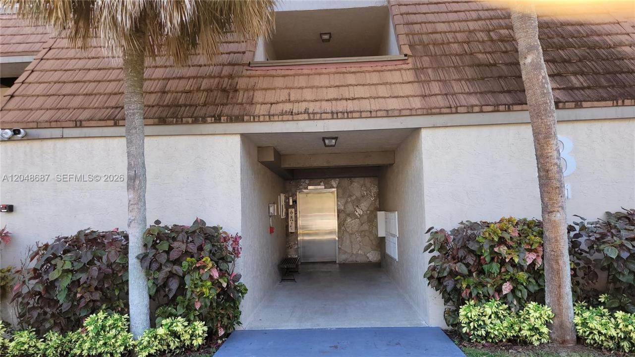 461 Ives Dairy Rd 204-2, Miami, Floride 33179, États-Unis