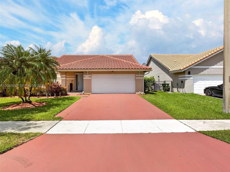 16203 NW 8th Dr, Pembroke Pines, Florida 33028, USA