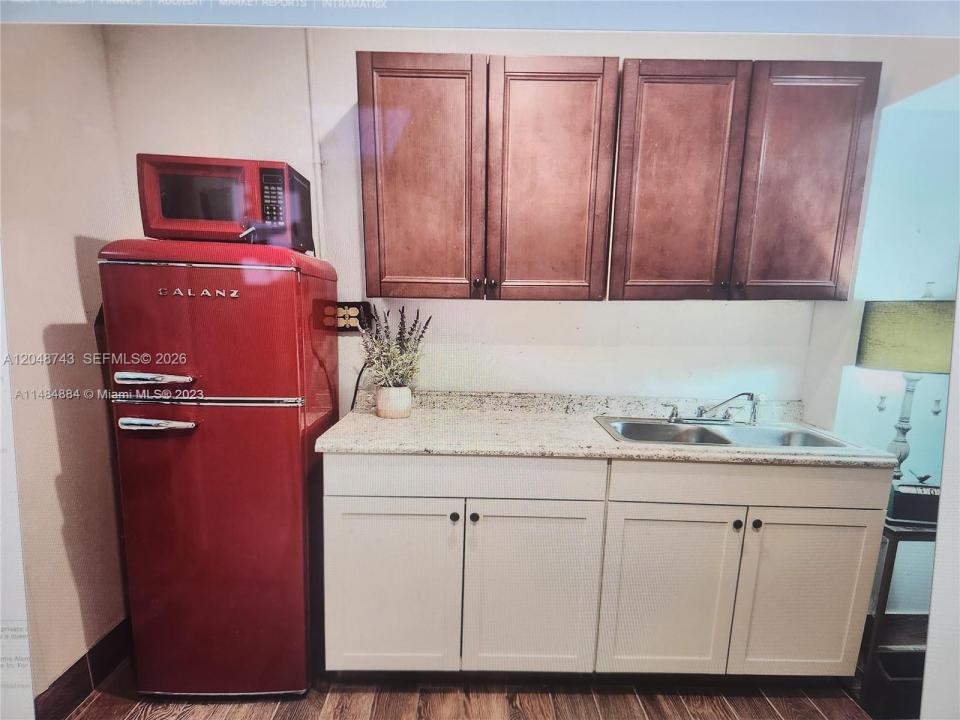 2251 NW 87th Ter, Pembroke Pines, Florida 33024, Stati Uniti