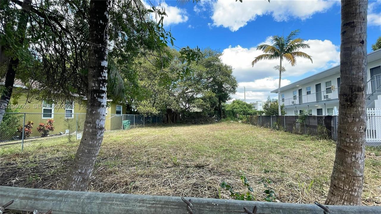 1255 NW 60 ST, Miami, Florida 33142, USA
