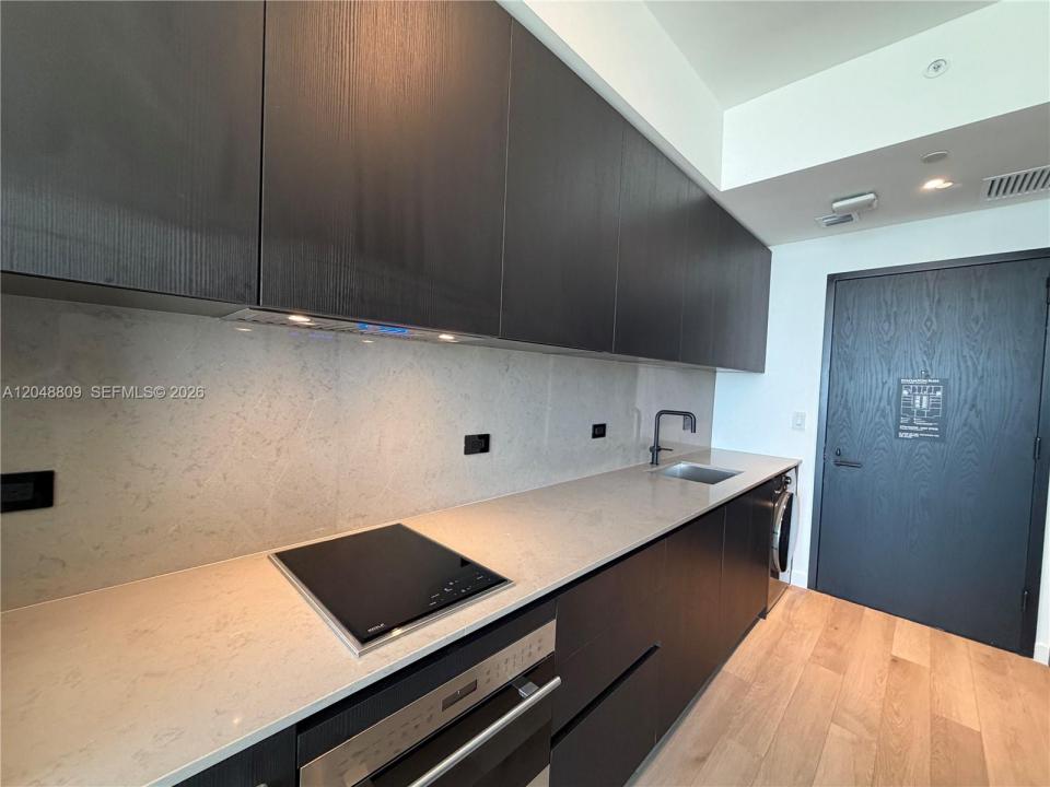20 NE 11th 2703B, Miami, Florida 33132, USA