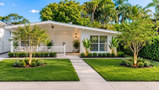 111 POINSETTIA CIR NE, Port Charlotte, Florida 33952, USA