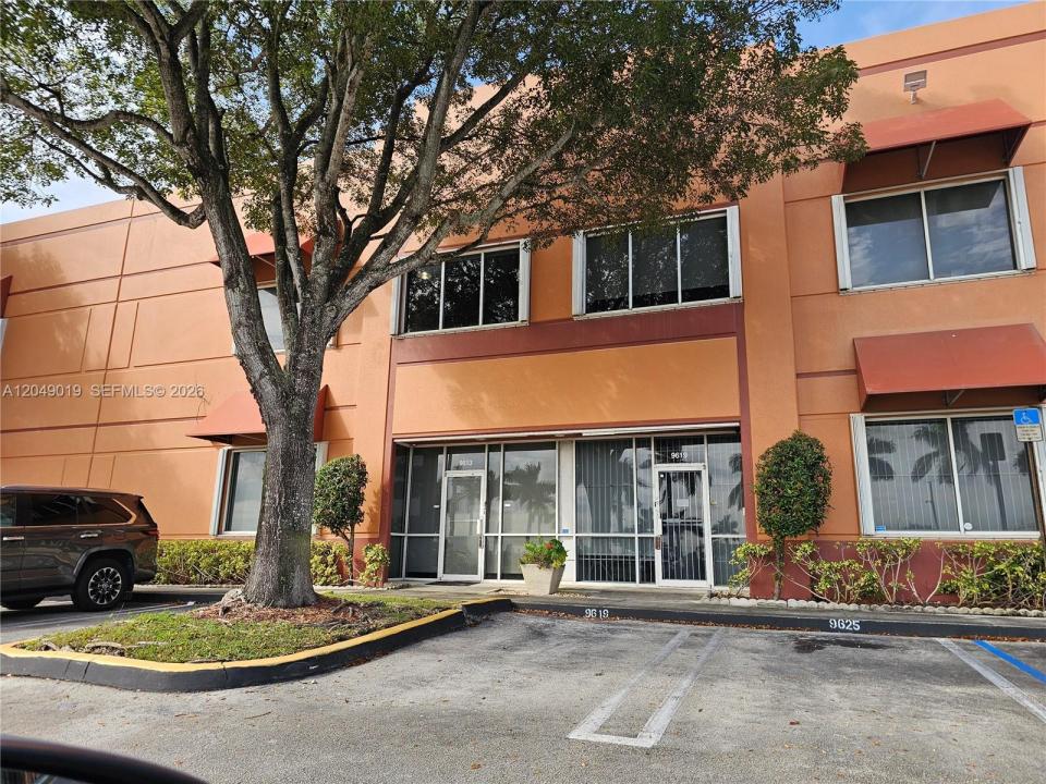 9613 NW 33rd St, Doral, Florida 33172, Stati Uniti