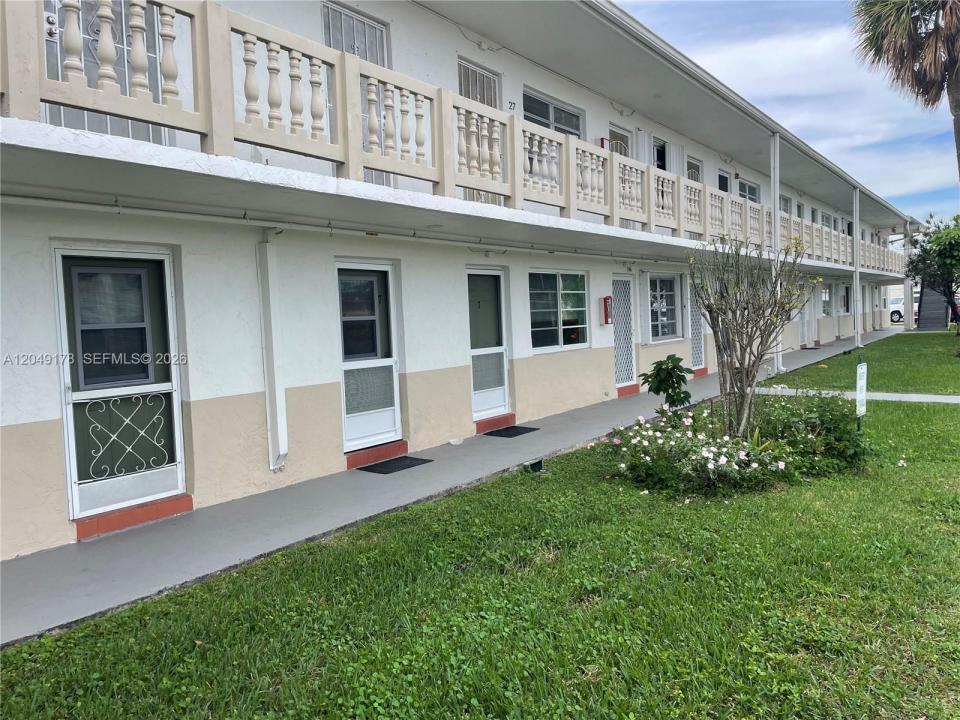 20120 NE 2nd Ave W28, Miami Gardens, Floride 33179, États-Unis