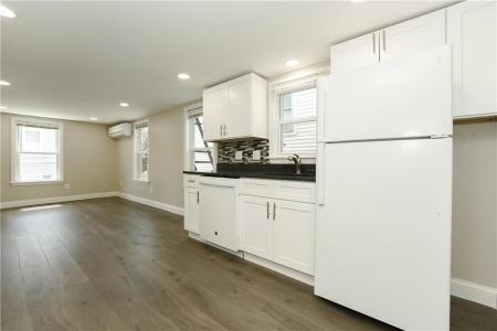 71 ST Elizabeth Street 2, Bristol, Rhode Island 02809, USA