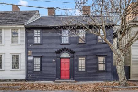 73 Thames Street B, Newport, Rhode Island 02840, USA