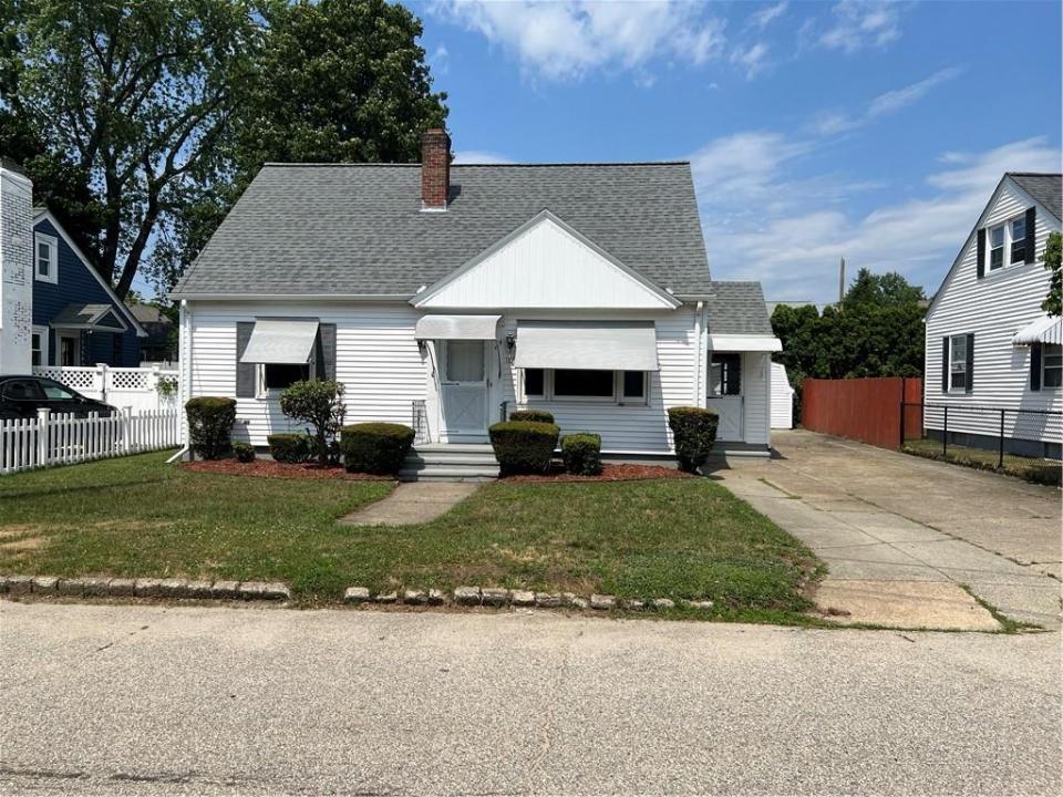 181 Fiat Avenue, Cranston, Rhode Island 02910, USA
