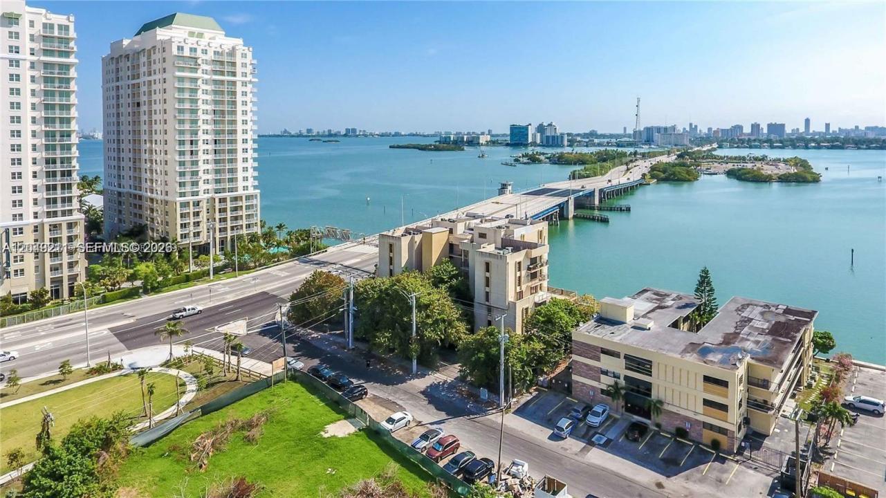 7845 NE Bayshore Ct 8, Miami, Floride 33138, États-Unis