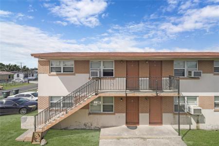 628 SW 4th Street 1, Belle Glade, פלורידה 33430, ארצות הברית של אמריקה