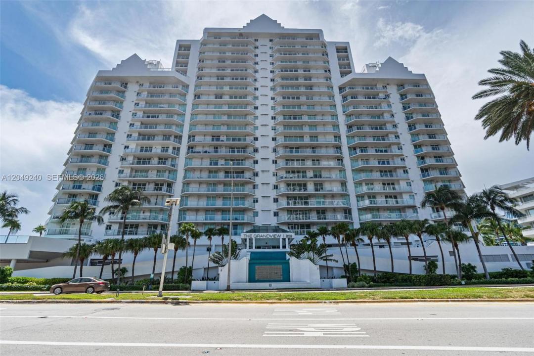 5900 Collins Ave 1406, Miami Beach, Florida 33140, USA