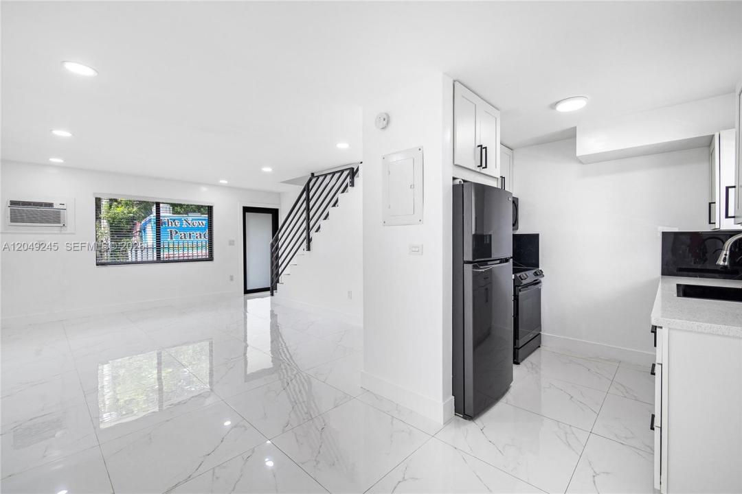 131 NE 77th St, Miami, Floride 33138, États-Unis