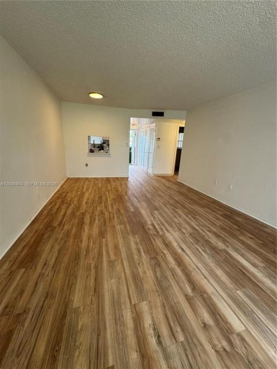 8500 Sunrise Lakes Blvd 103, Sunrise, Florida 33322, USA