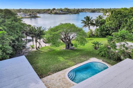 19260 NE 22nd Ave, North Miami Beach, Flórida 33180, Estados Unidos