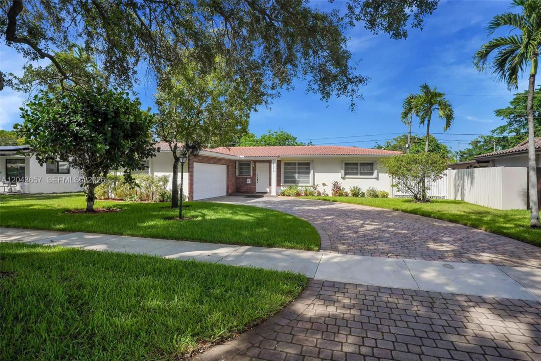 14375 Lake Candlewood Ct, Miami Lakes, Floride 33014, États-Unis