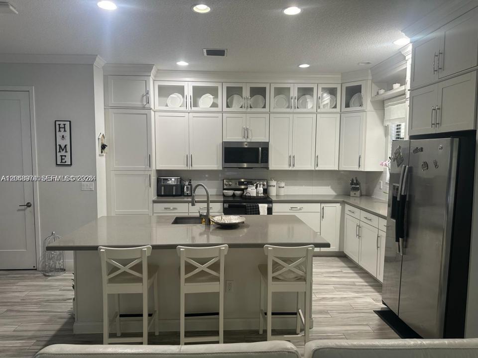 20977 NW 1st St, Pembroke Pines, Florida 33029, USA