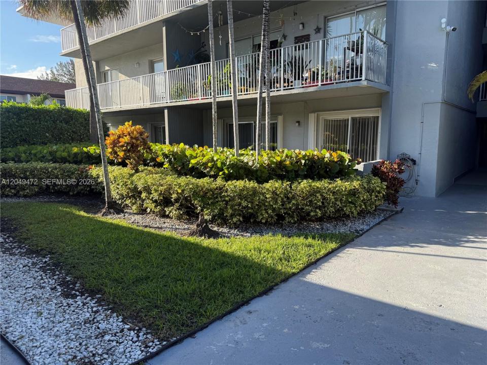 7403 SW 82nd St 109N, Miami, Florida 33143, USA