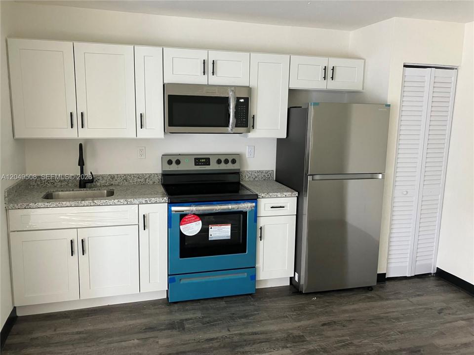467 NW 8th St 4, Miami, 플로리다 33136, 미국