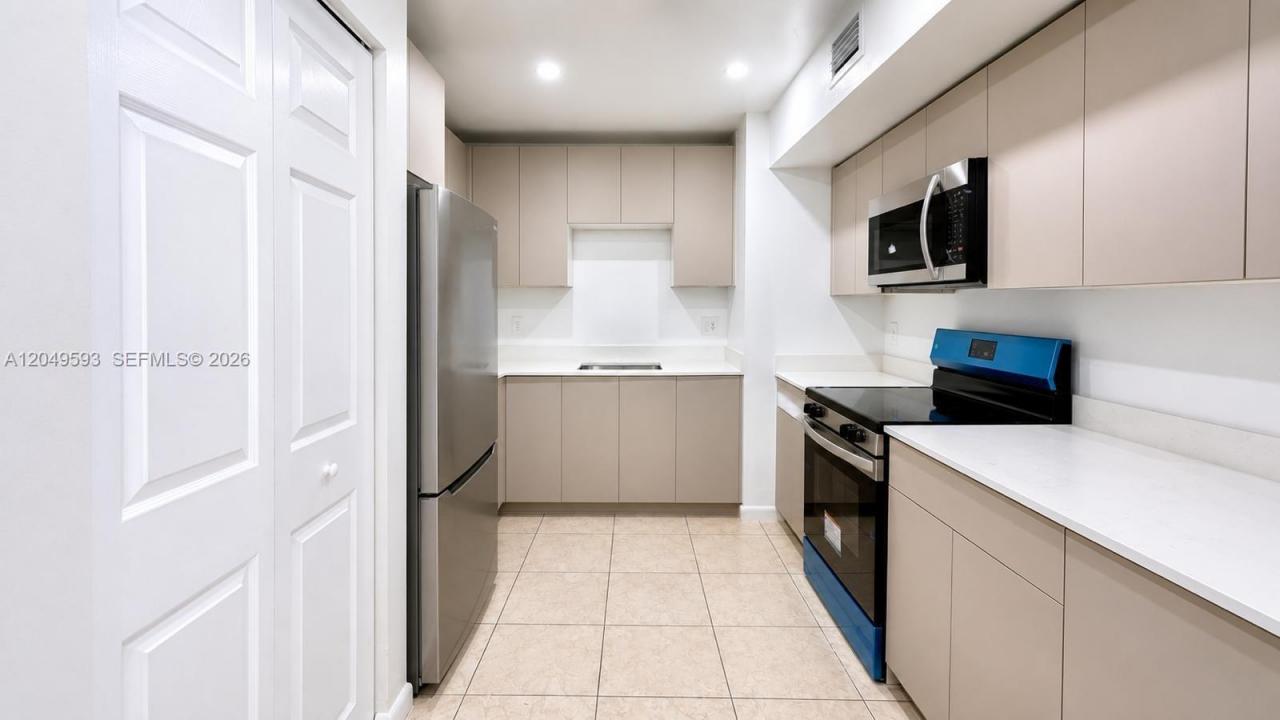 2020 NW 119th St 1122, Miami, Florida 33167, Stati Uniti