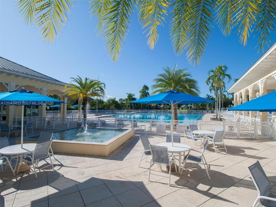 2728 NE 3rd Ct 206, Homestead, Floride 33033, États-Unis