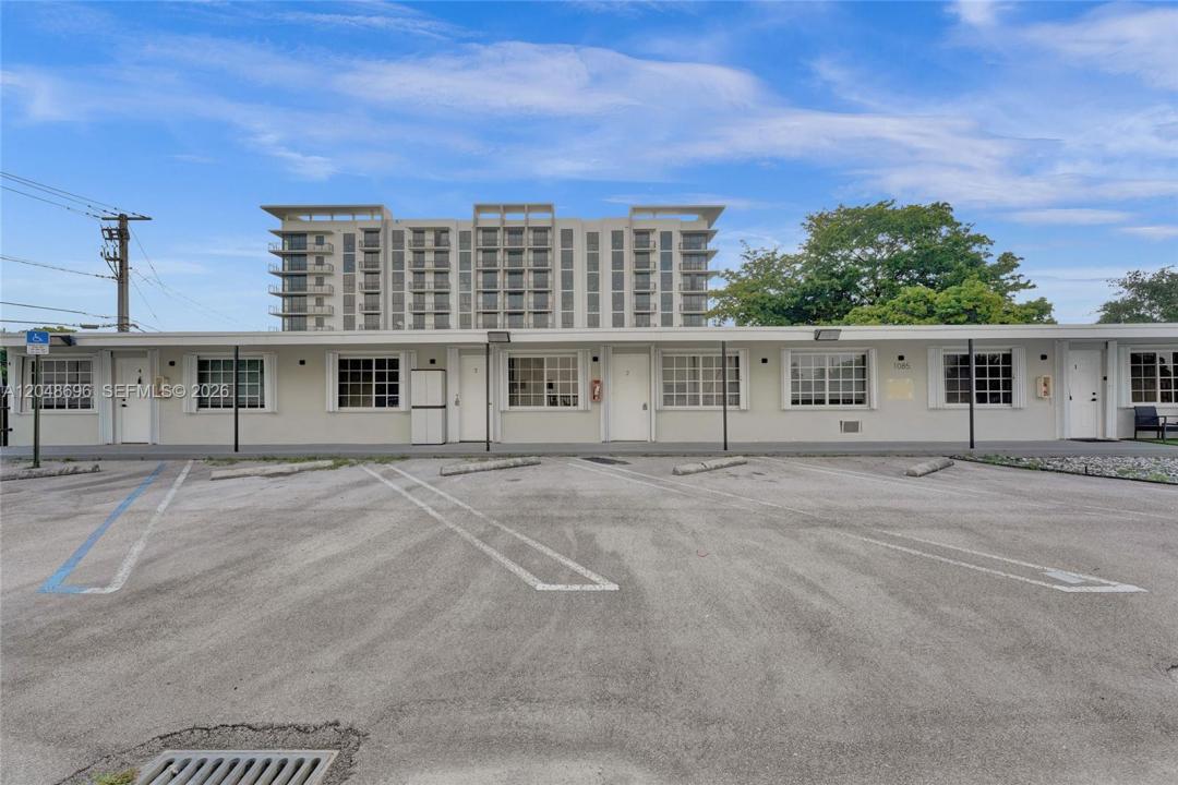 1085 NE 126th St 3, North Miami, Florida 33161, Stati Uniti