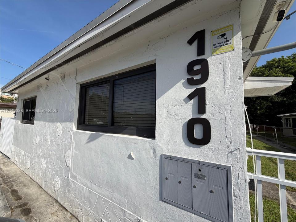 1910 NW 31st St 2, Miami, Florida 33142, Stati Uniti