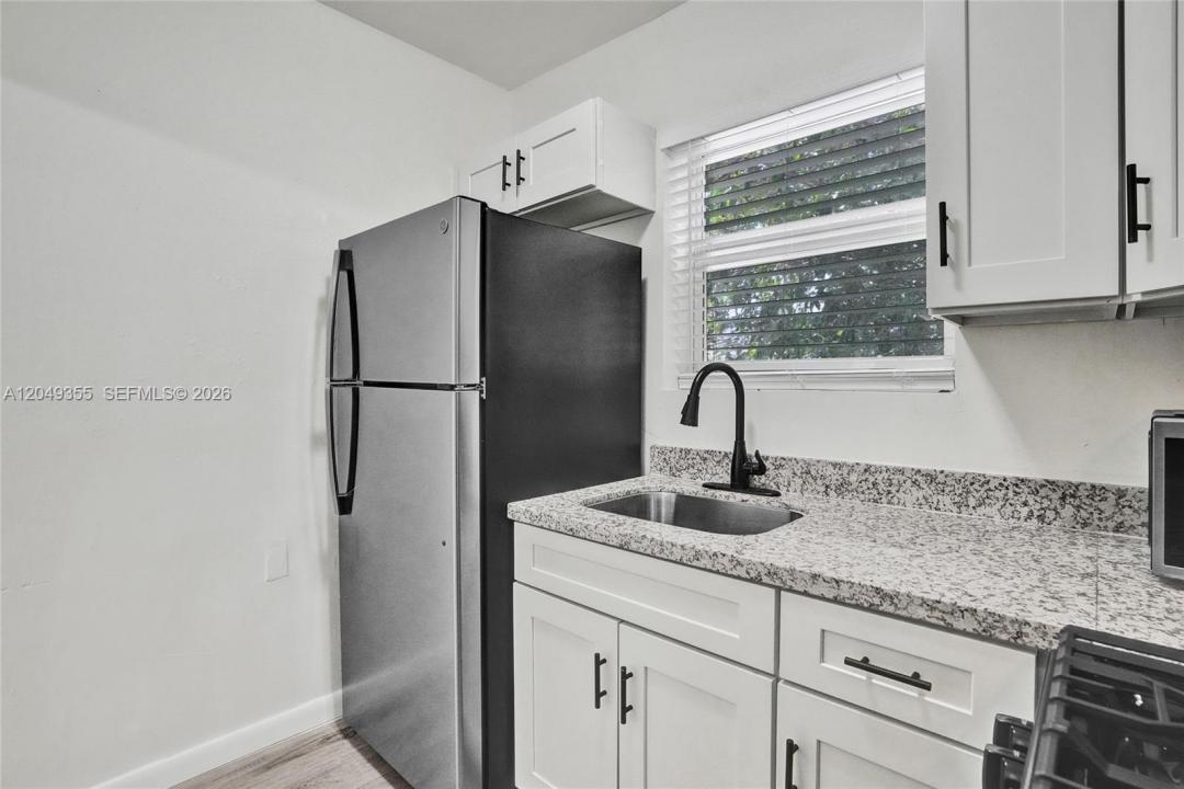 200 NW 13th St 5, Miami, Florida 33136, USA