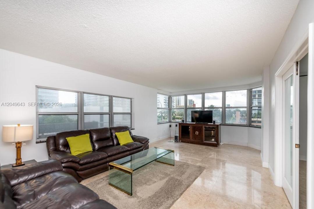1985 S Ocean Dr 2Q, Hallandale Beach, Floride 33009, États-Unis
