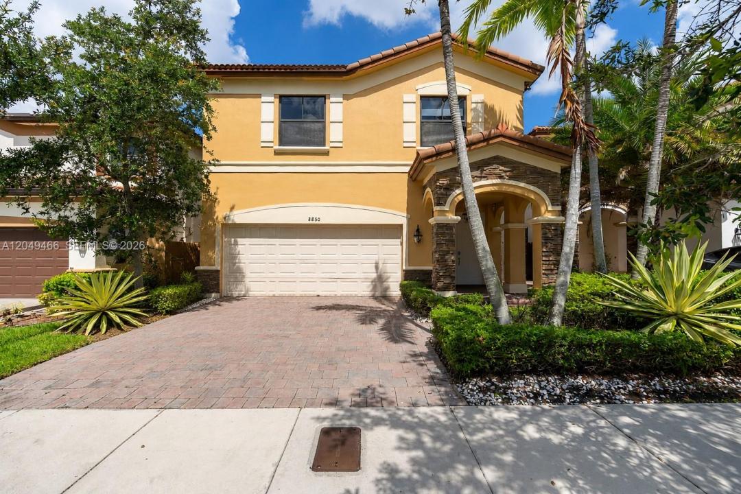 8850 NW 99th Path, Doral, Florida 33178, Stati Uniti