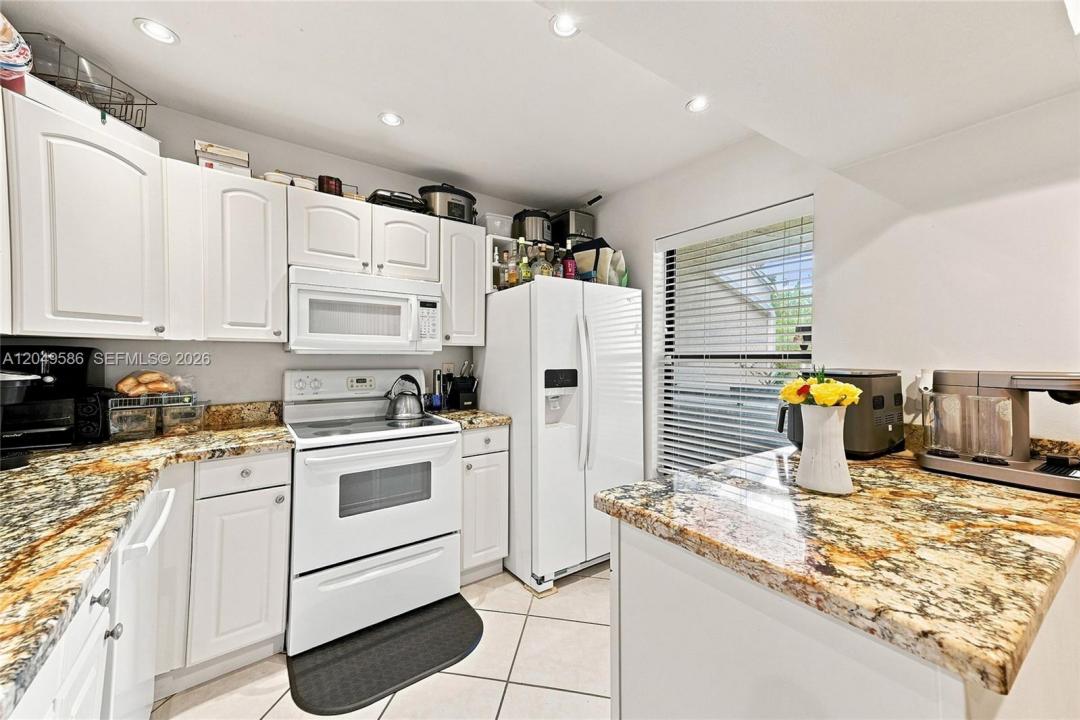 9858 NW 3rd St 9858, Plantation, Florida 33324, Stati Uniti