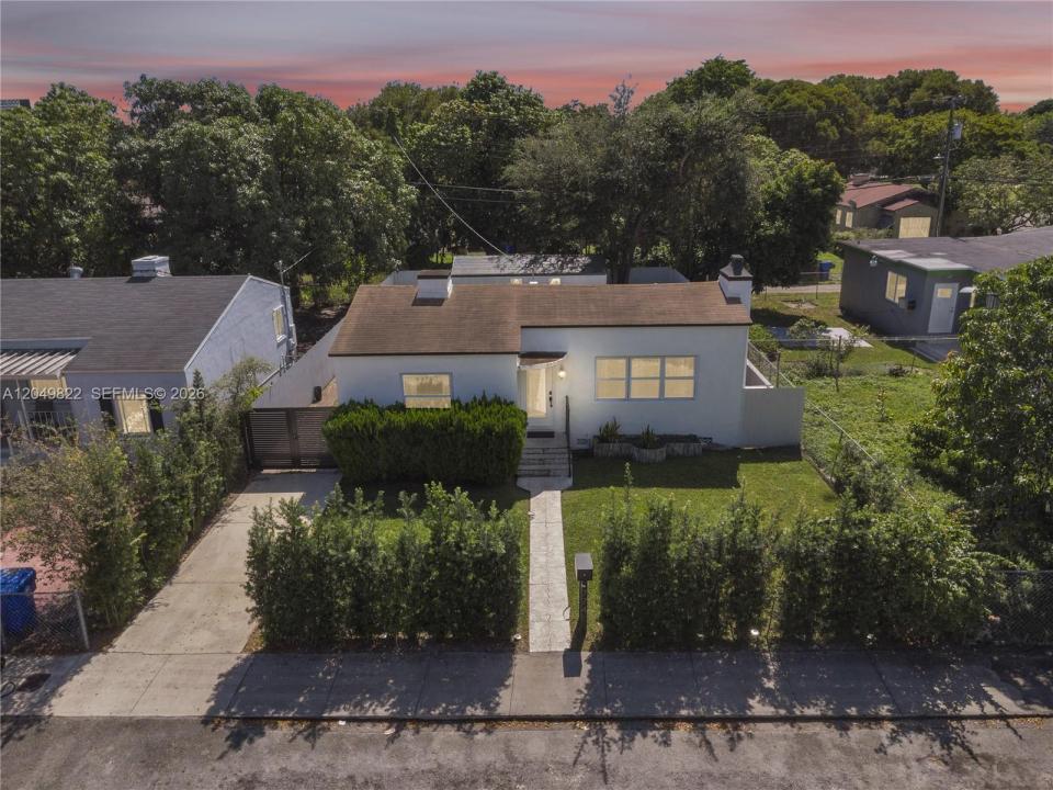 774 NW 49th St, Miami, Floride 33127, États-Unis