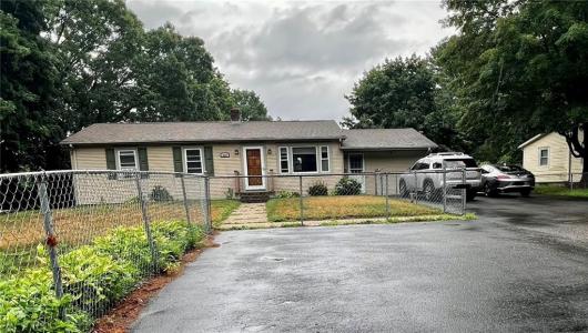 426 Arnold Road, Coventry, Rhode Island 02816, USA