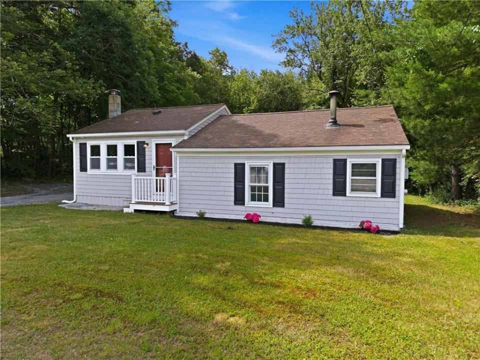 1392 Putnam Pike, Glocester, Rhode Island 02814, USA