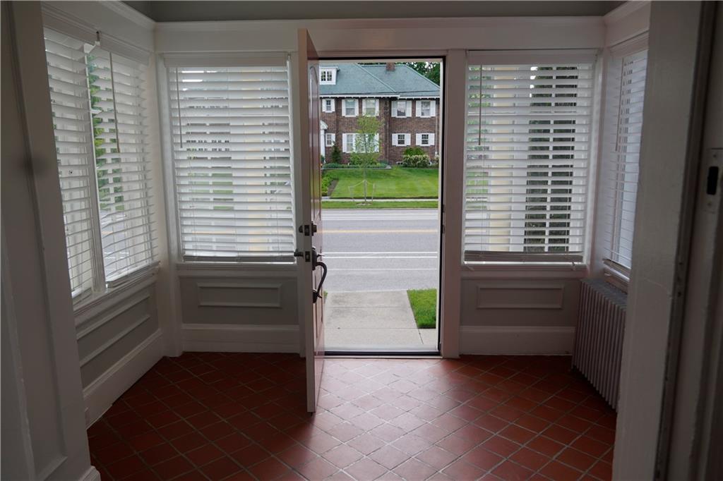1358 Narragansett Blvd Boulevard, Cranston, Rhode Island 02905, USA