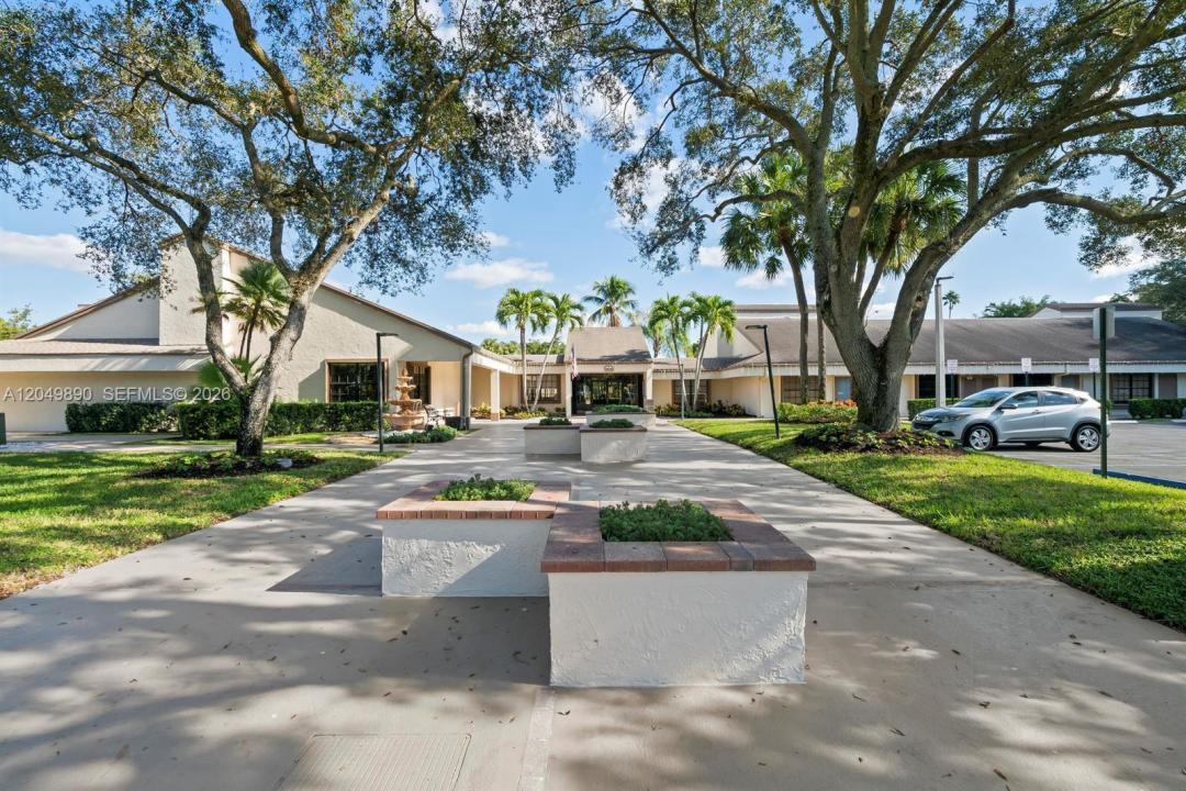 3135 S Carambola Cir S 2368, Coconut Creek, Florida 33066, USA