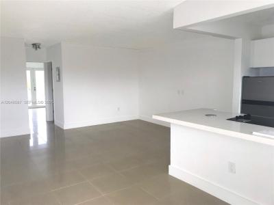 2185 NE 123rd St 203, North Miami, Florida 33181, USA