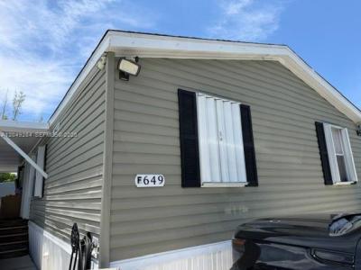 9674 NW 10th Ave LOT F-649, Miami, פלורידה 33150, ארצות הברית של אמריקה