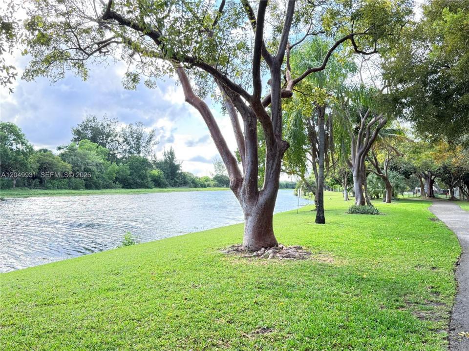 2206 S Cypress Bend Dr 508, Pompano Beach, Florida 33069, Stati Uniti