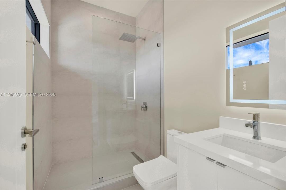2889 SW 35 Ave 2887, Miami, Florida 33133, USA