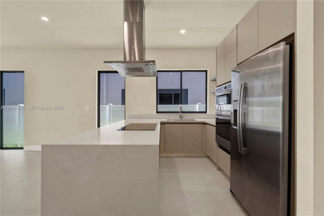2889 SW 35th Ave 2889, Miami, Florida 33133, USA