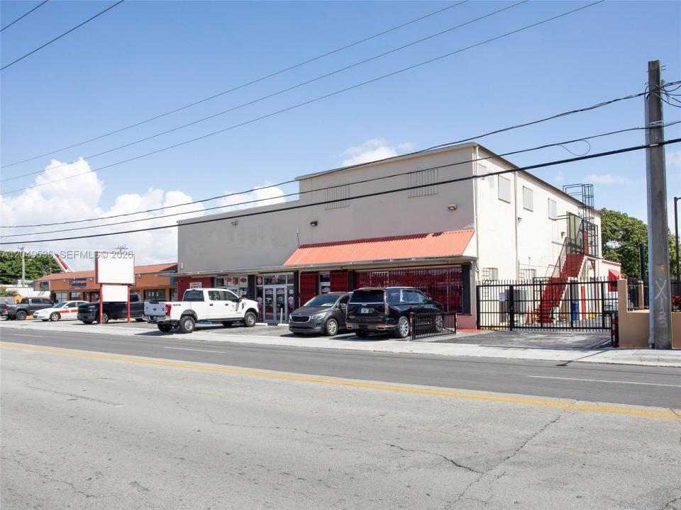 249-275 W 29th St, Hialeah, Florida 33012, USA