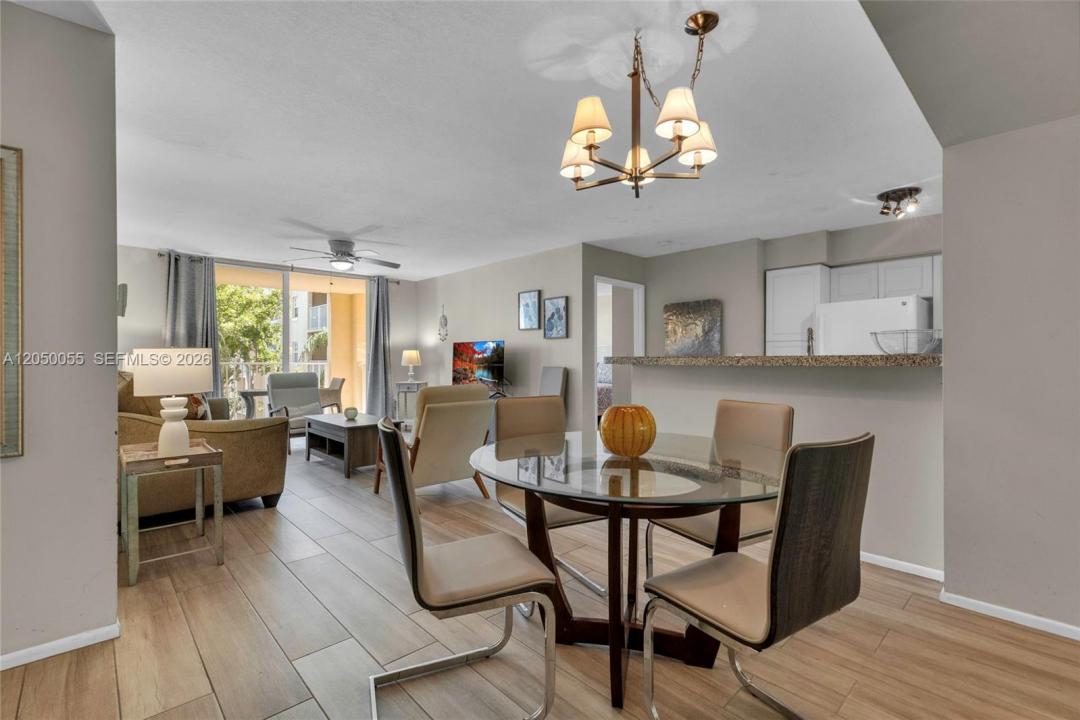 19555 E Country Club Dr 8405, Aventura, Florida 33180, USA