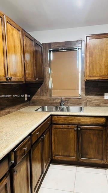 4160 NW 21st St 242-B, Lauderhill, Florida 33313, Stati Uniti