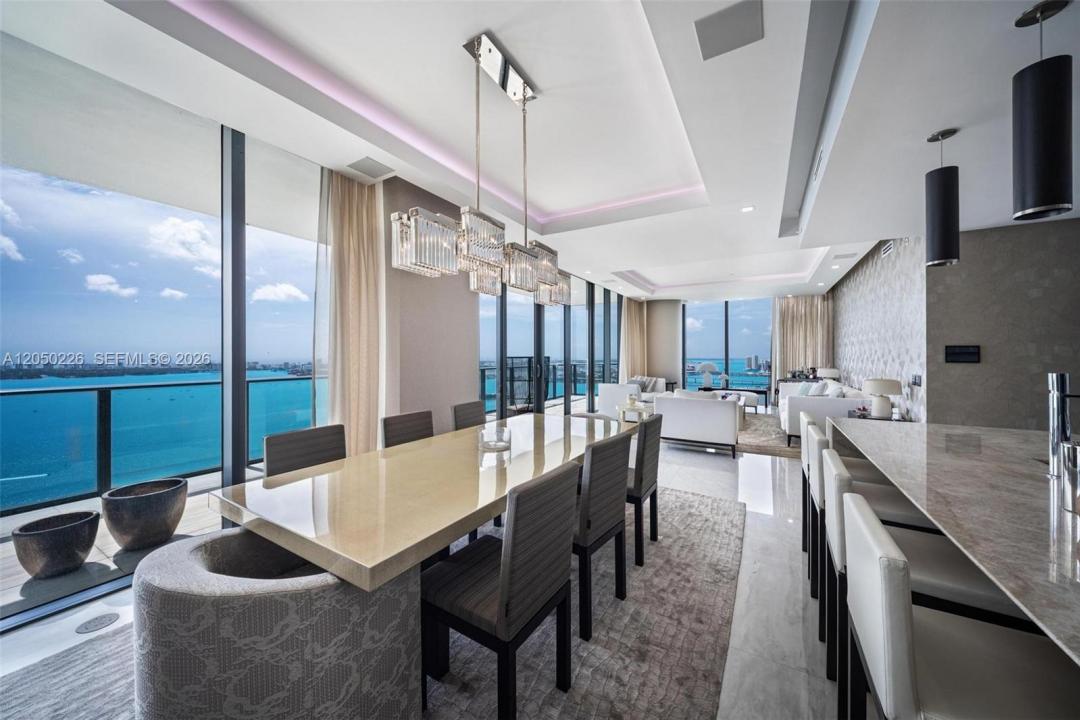 3131 NE 7th Ave PH5001, Miami, Floryda 33137, USA