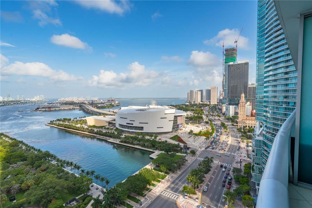 900 Biscayne Blvd 2506, Miami, Florida 33132, USA
