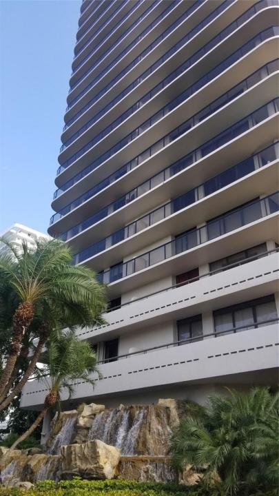 19667 Turnberry Way 12B, Aventura, Floryda 33180, USA