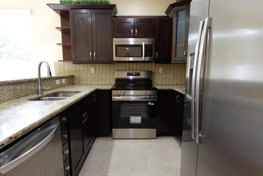 16102 NW 22nd St, Pembroke Pines, Floride 33028, États-Unis